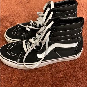 Vans Unisex Hightops in black and white “sk8-Hi”